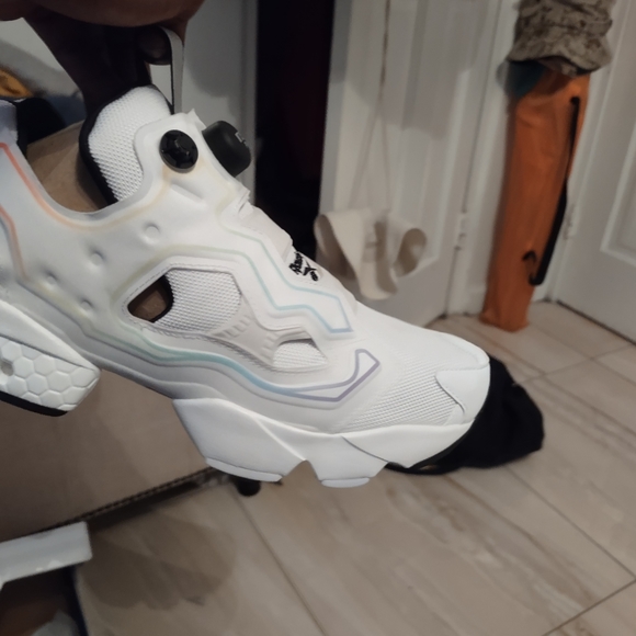 Reebok "pump it up" sneaker - Picture 4 of 5